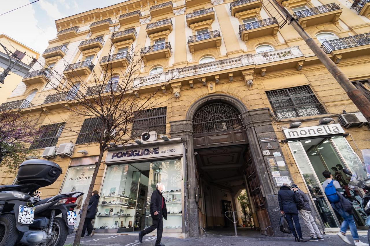 Royal Art H Duomo - Napoli Centro, By Clapa Group Hotel Exterior photo The building of the Academy of Athens